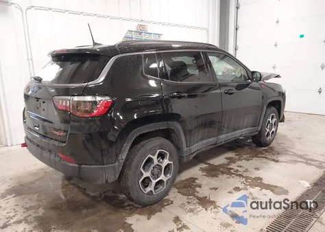 2022 Jeep Compass Trailhawk 4X4 z USA, uszkodzony, nr VIN 3C4NJDDB5NT151545